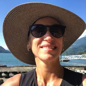 Meet your Posher, Angela